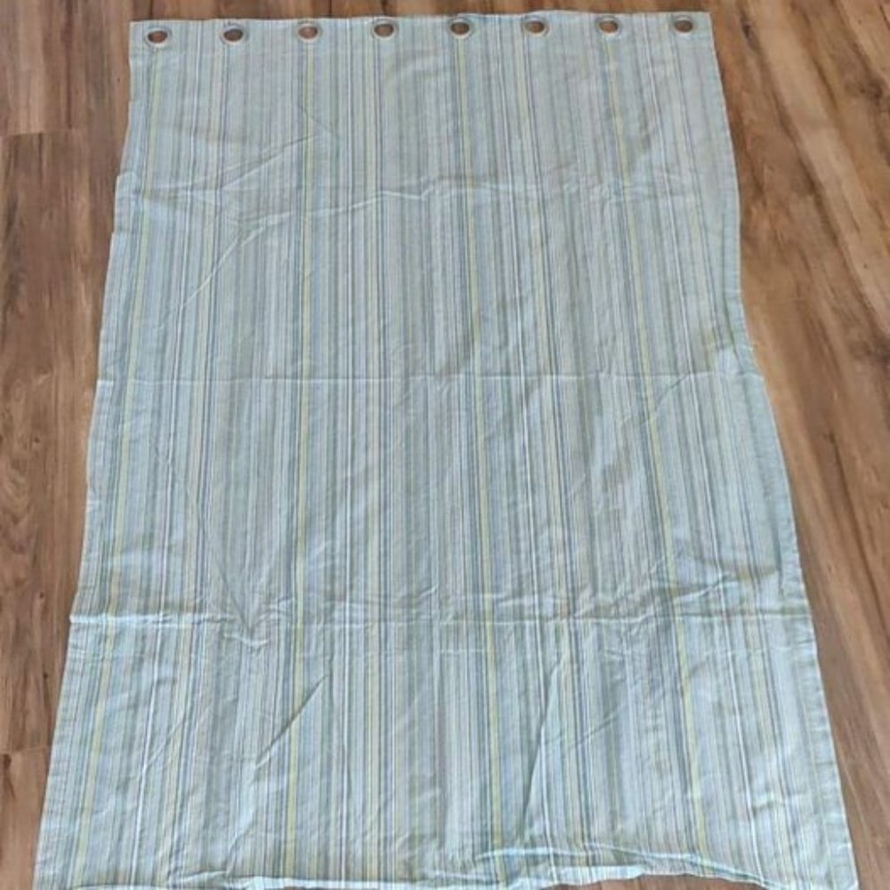 EUC Curtain and pillow set